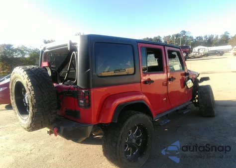 2017 Jeep Wrangler Unlimited Sahara 4X4 z USA, uszkodzony, nr VIN 1C4BJWEG8HL554783